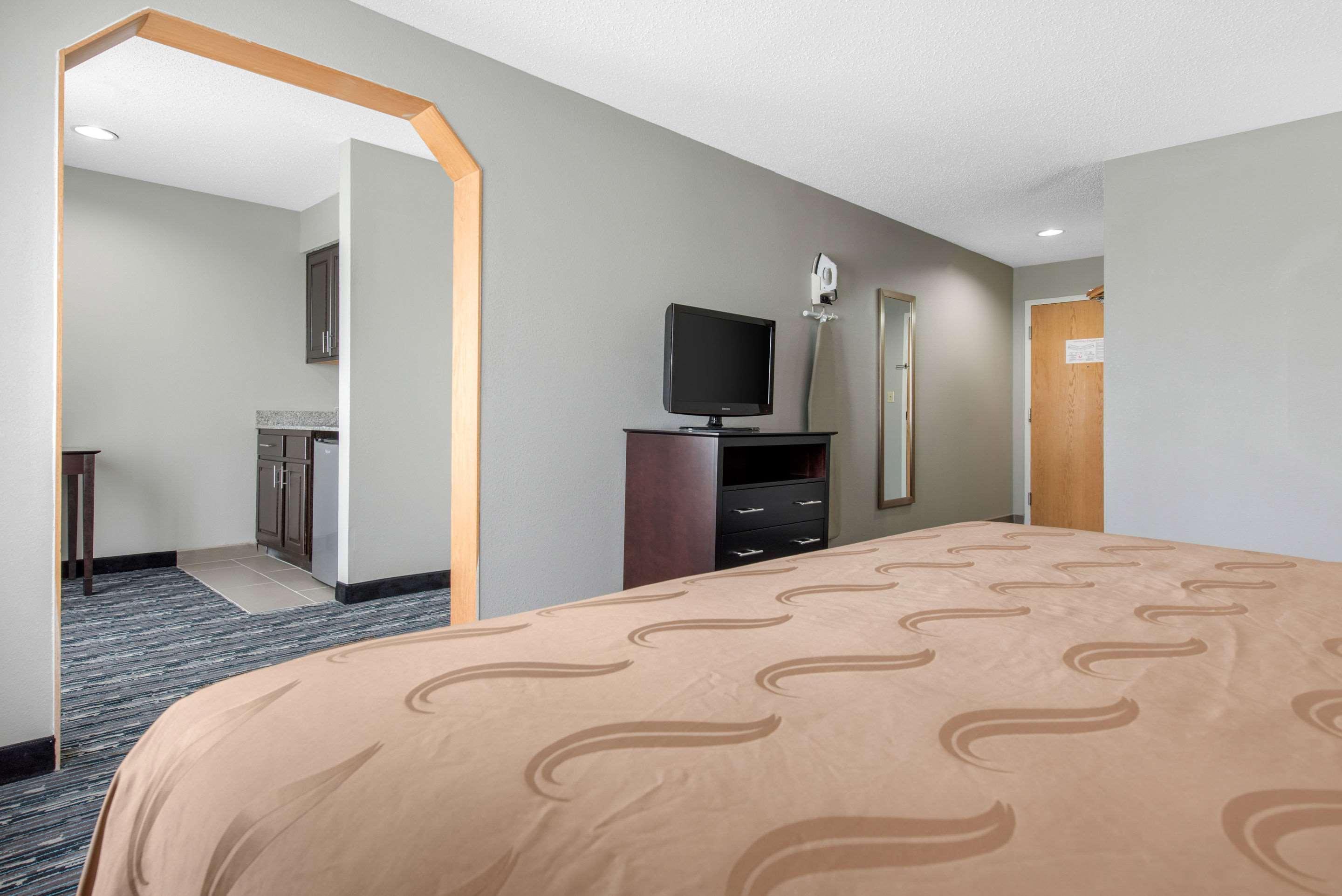 Quality Inn & Suites Brownsburg - Indianapolis West Bagian luar foto