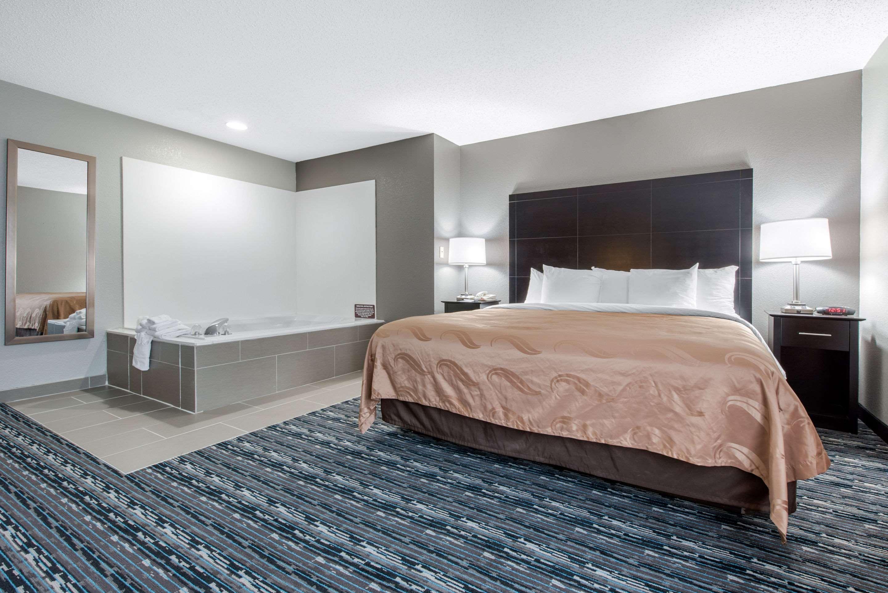 Quality Inn & Suites Brownsburg - Indianapolis West Bagian luar foto