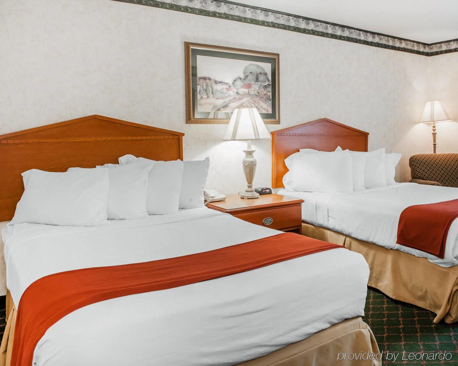 Quality Inn & Suites Brownsburg - Indianapolis West Bagian luar foto