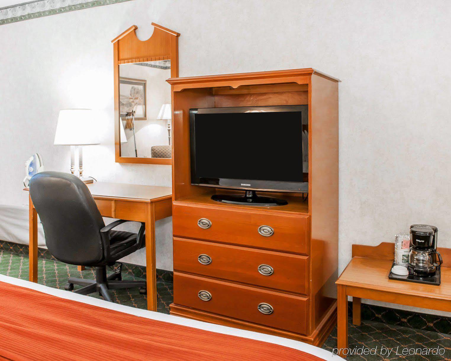 Quality Inn & Suites Brownsburg - Indianapolis West Bagian luar foto