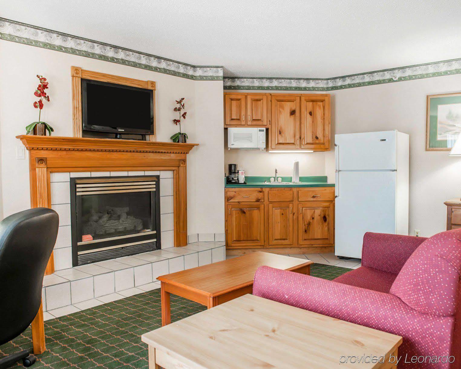 Quality Inn & Suites Brownsburg - Indianapolis West Bagian luar foto