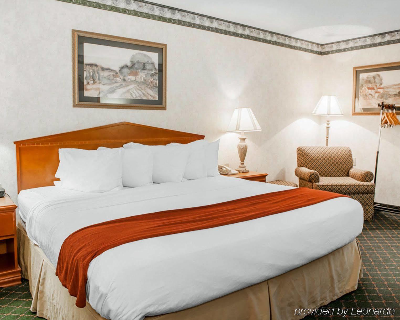 Quality Inn & Suites Brownsburg - Indianapolis West Bagian luar foto