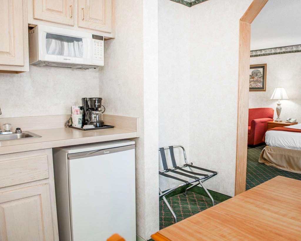 Quality Inn & Suites Brownsburg - Indianapolis West Ruang foto