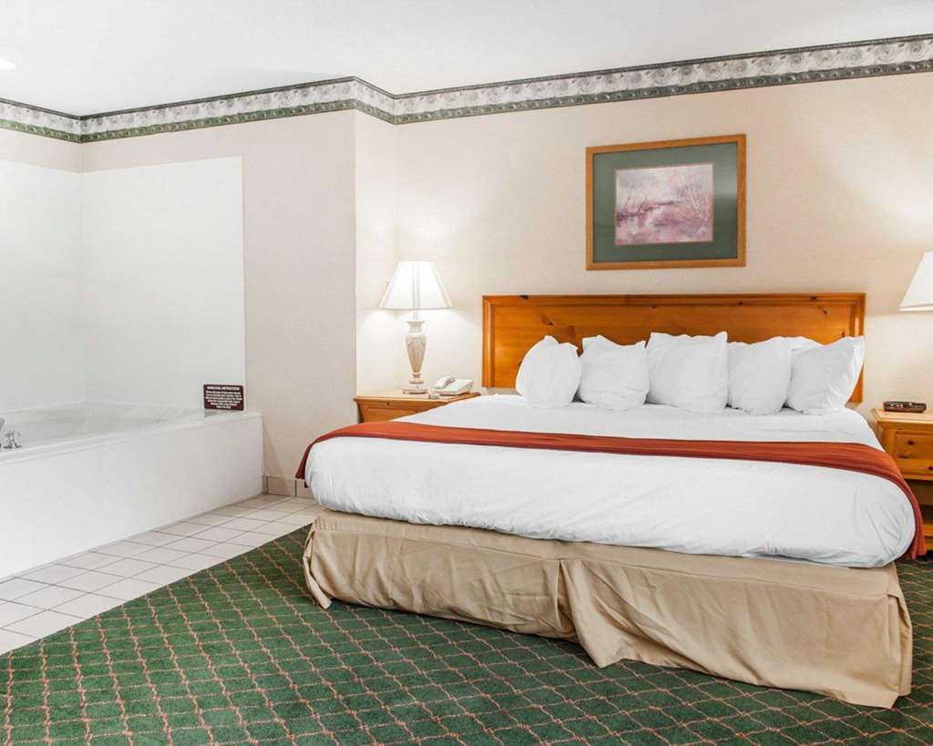Quality Inn & Suites Brownsburg - Indianapolis West Ruang foto